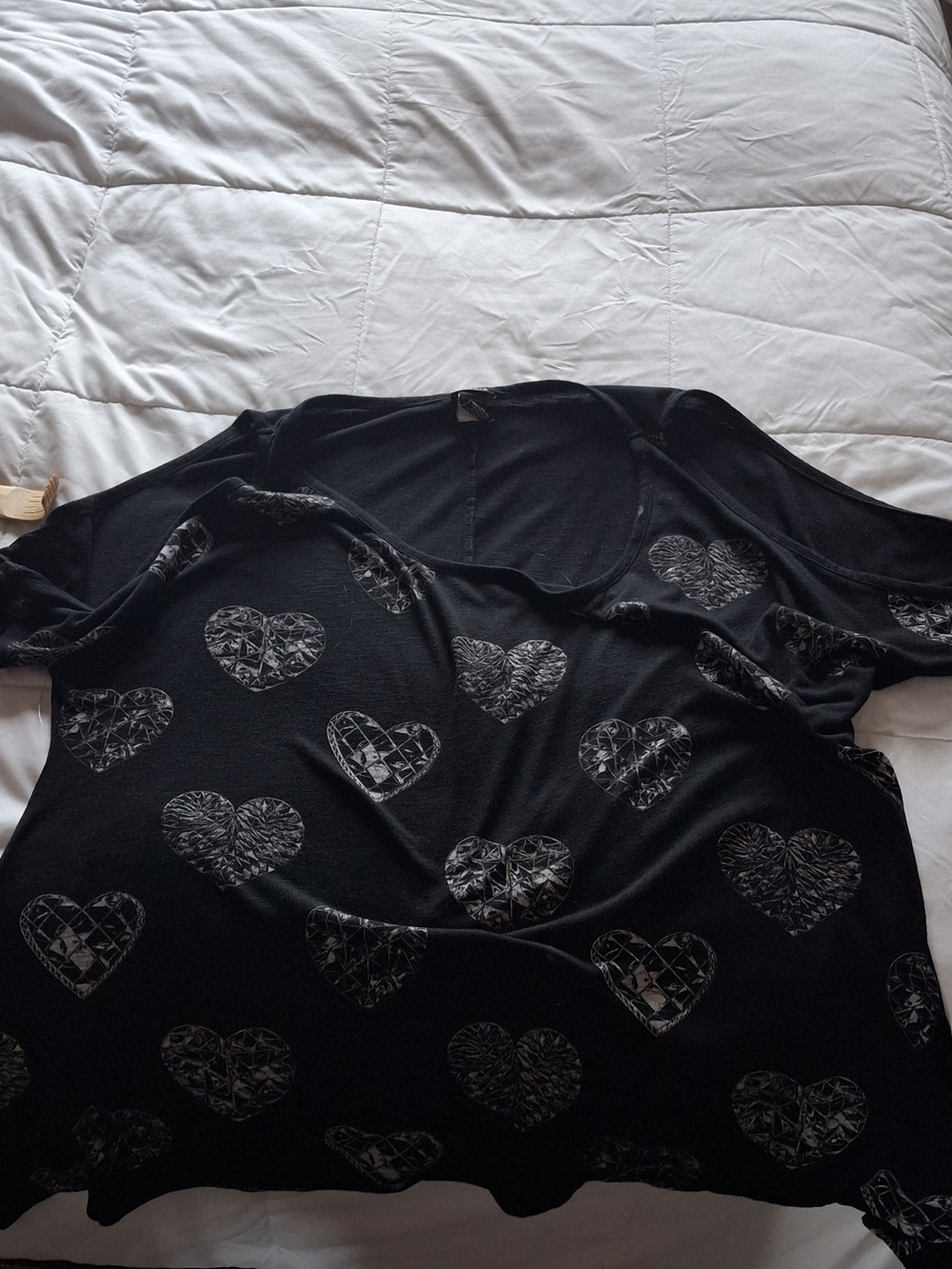 torrid BlackTop with Metallic Heart Print